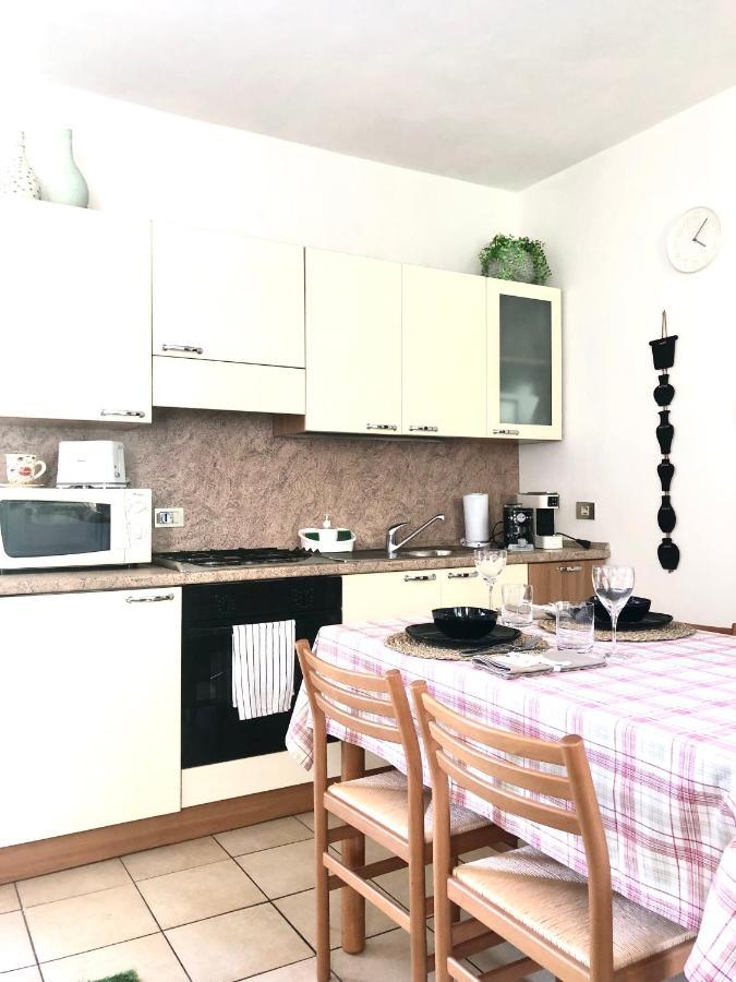 Casa Nonna Elide Appartement Besozzo Buitenkant foto