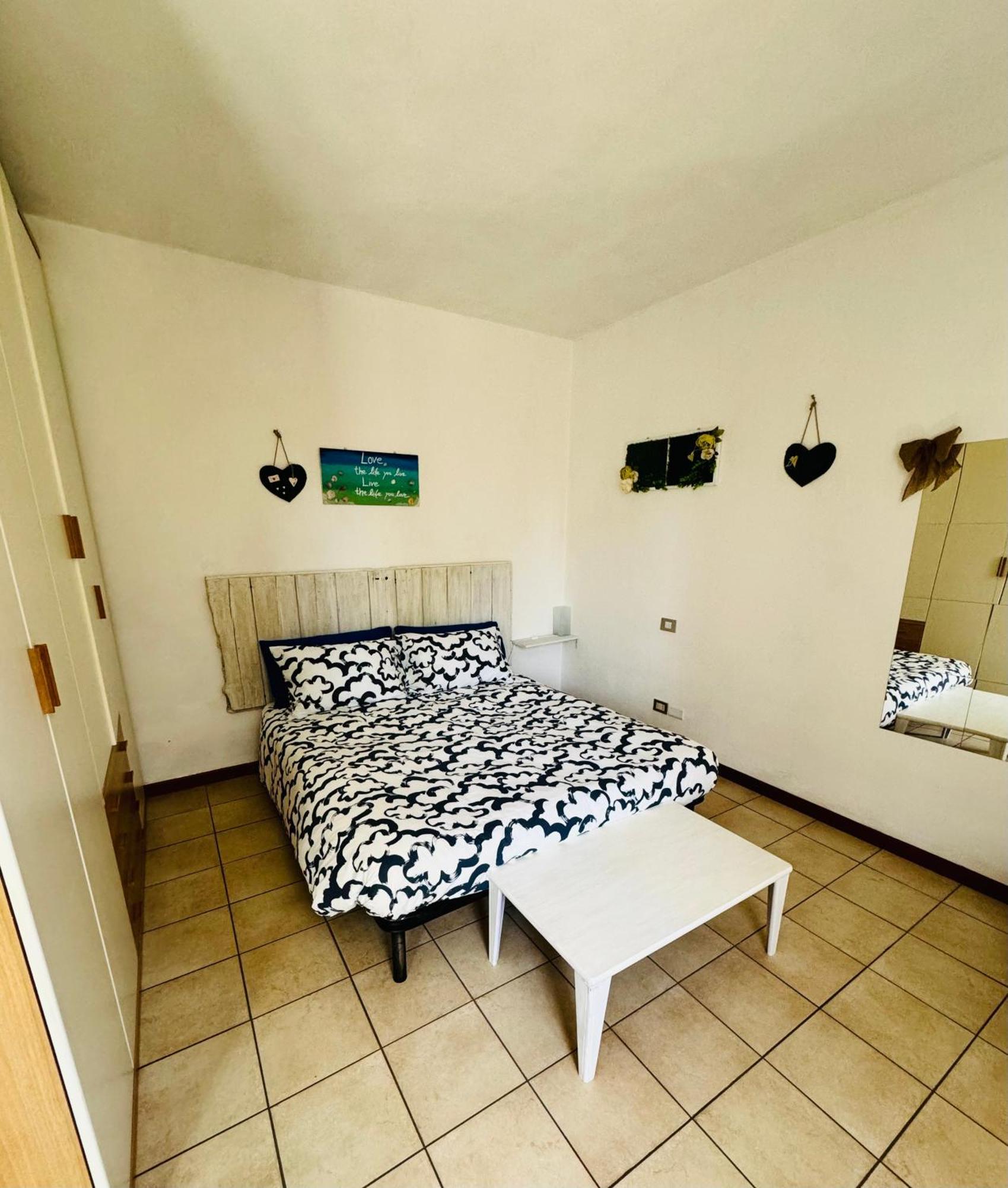 Casa Nonna Elide Appartement Besozzo Buitenkant foto