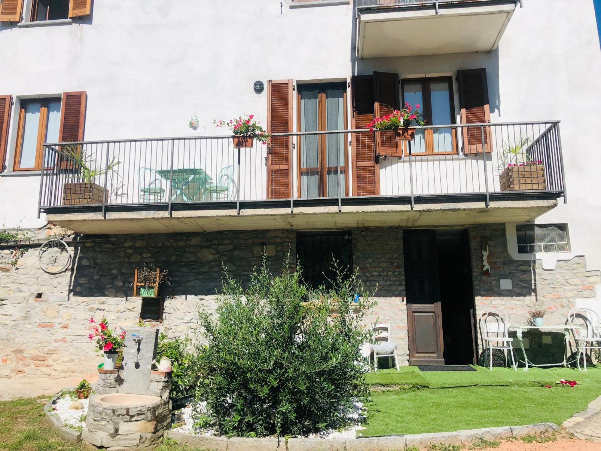 Casa Nonna Elide Appartement Besozzo Buitenkant foto